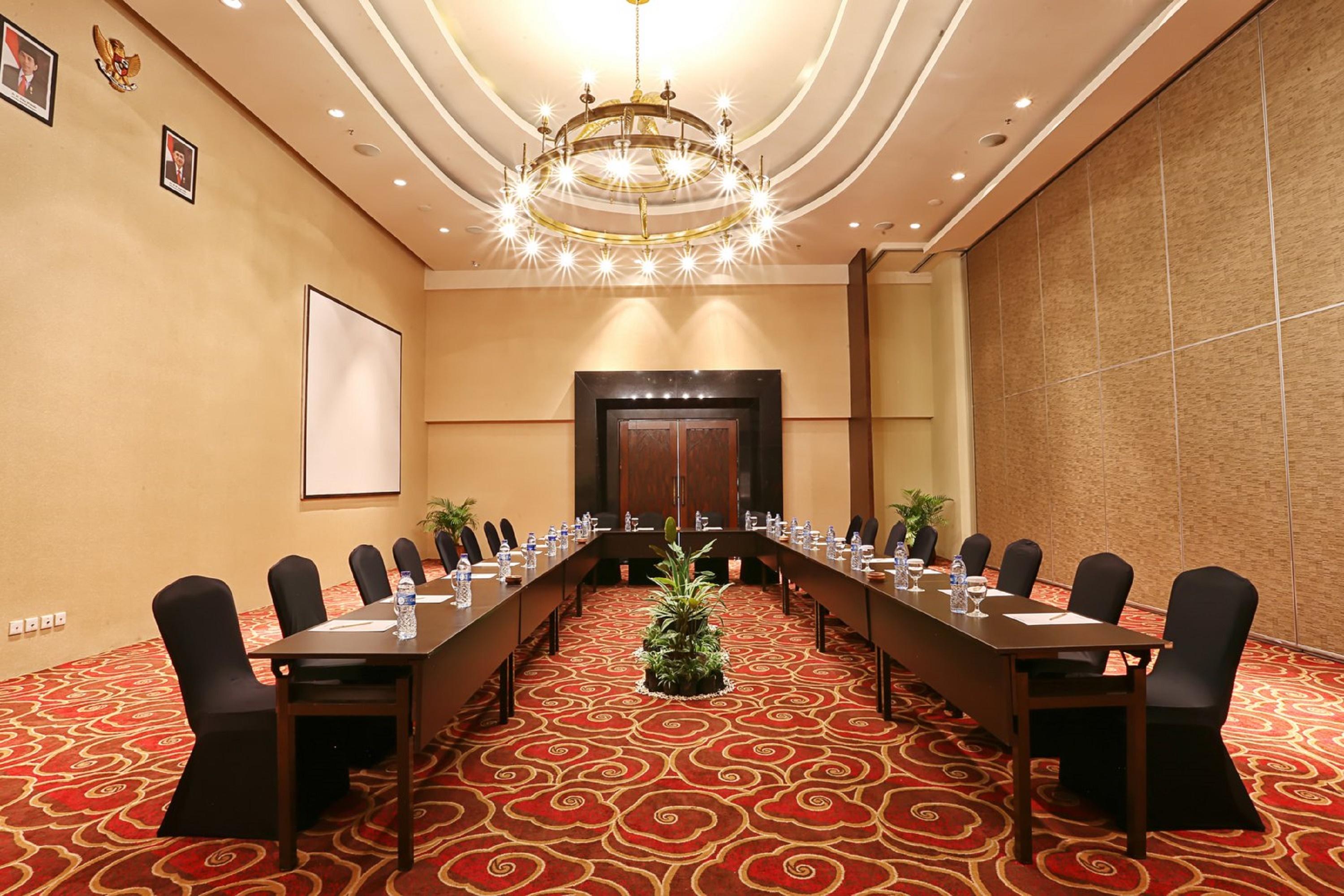 Swiss-belhotel Rainforest 4*